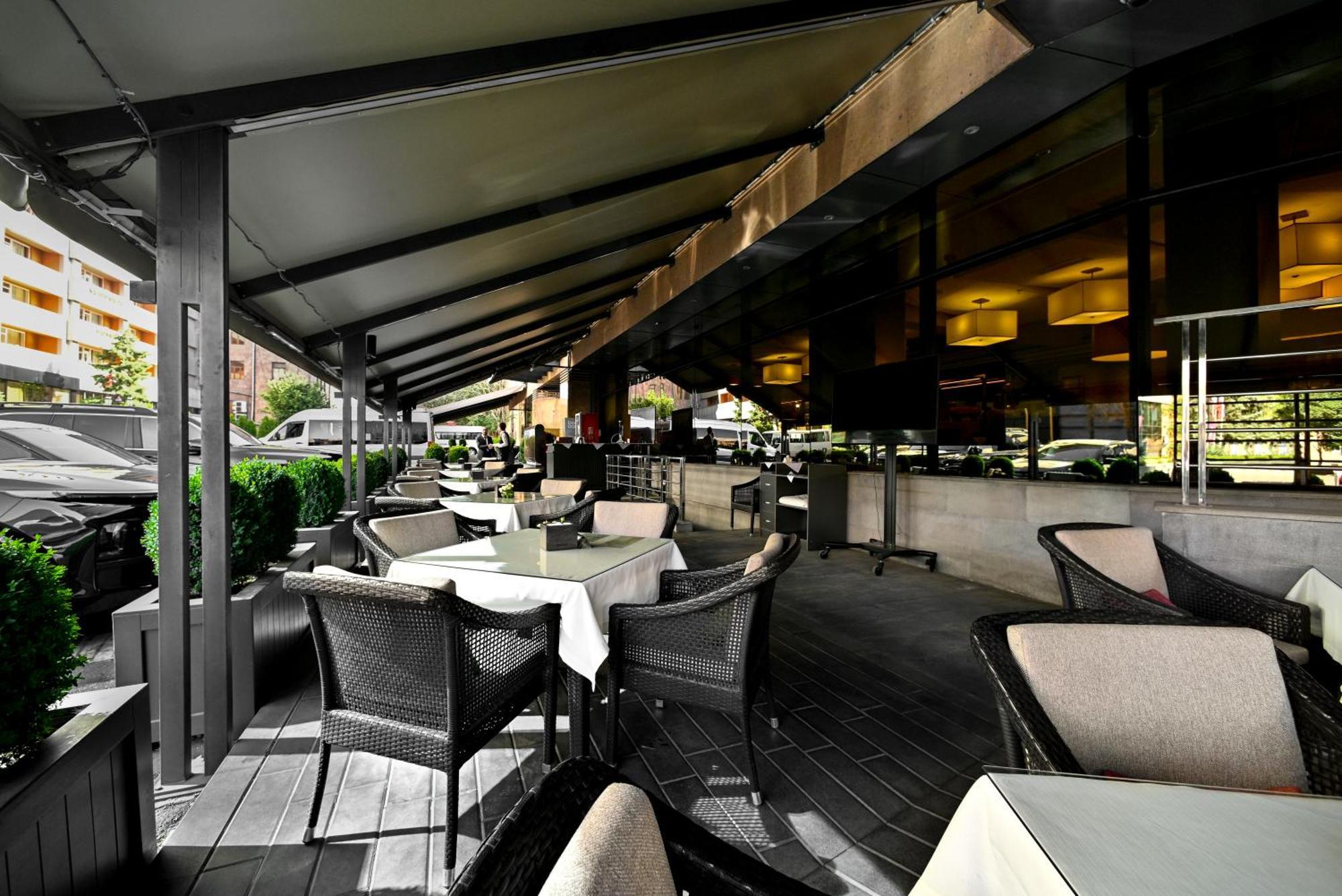 Yerevan Place Hotel 외부 사진
