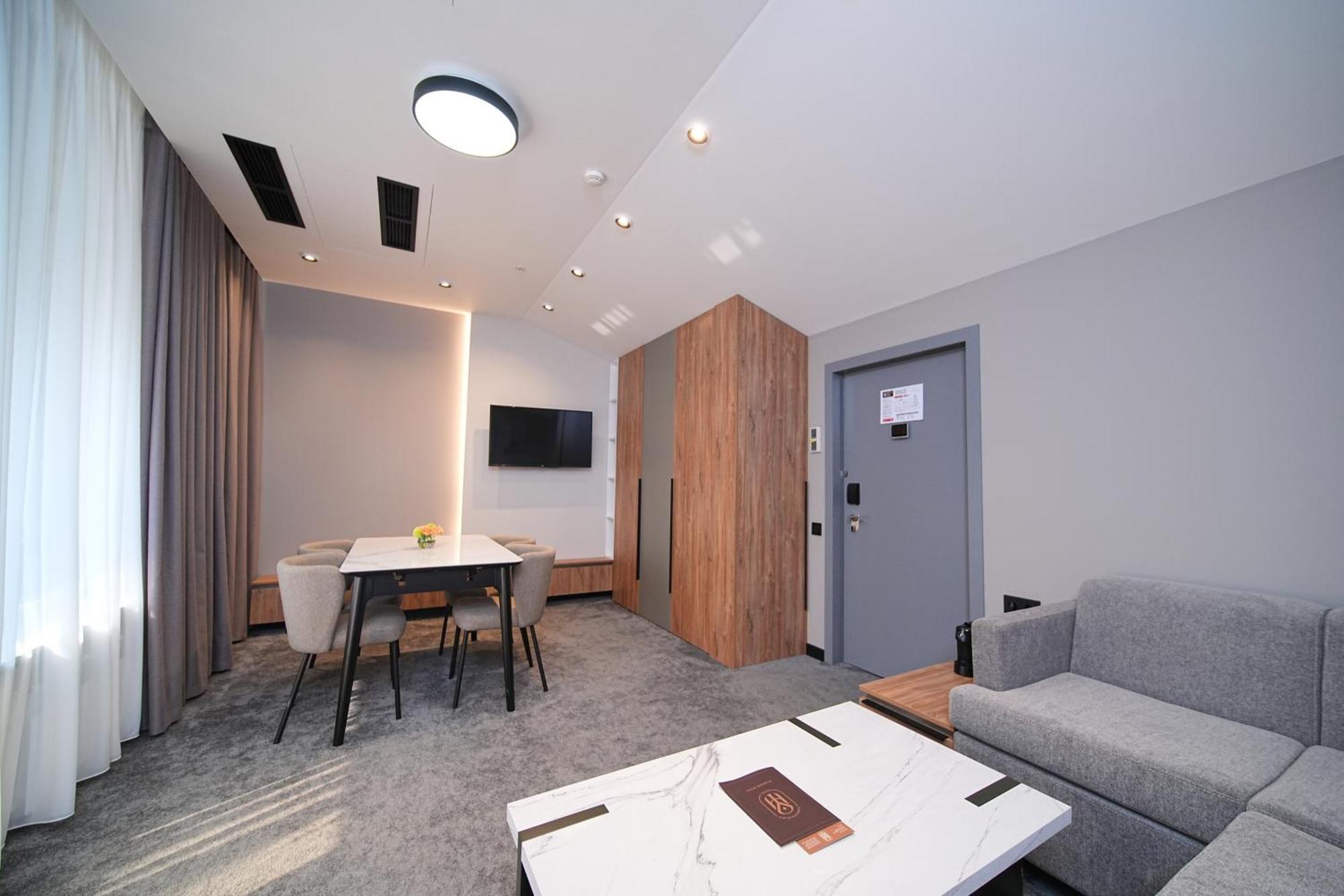 Yerevan Place Hotel 외부 사진