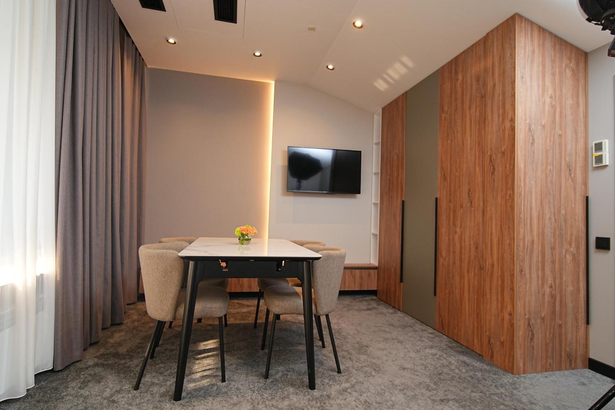Yerevan Place Hotel 외부 사진