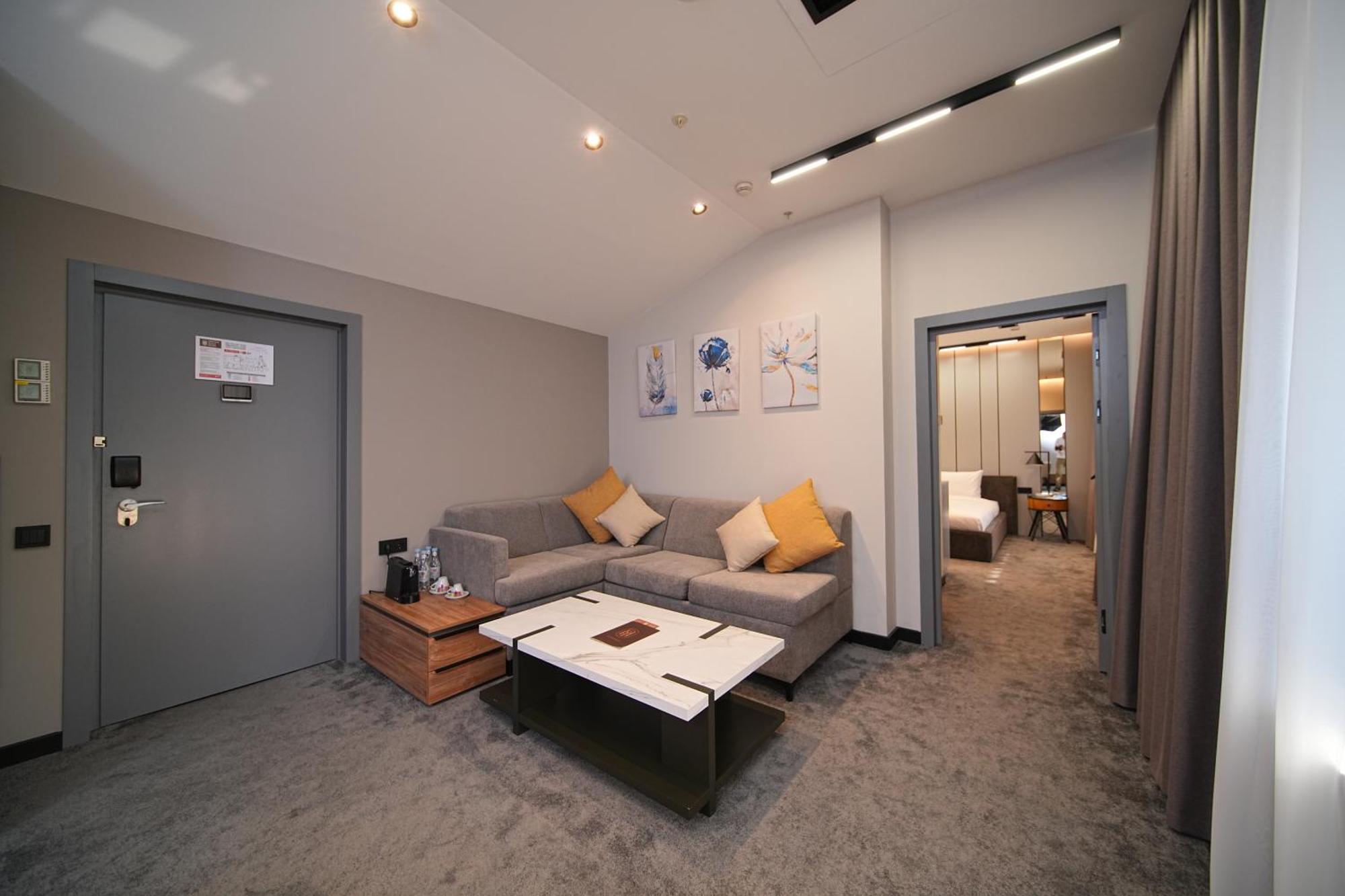 Yerevan Place Hotel 외부 사진